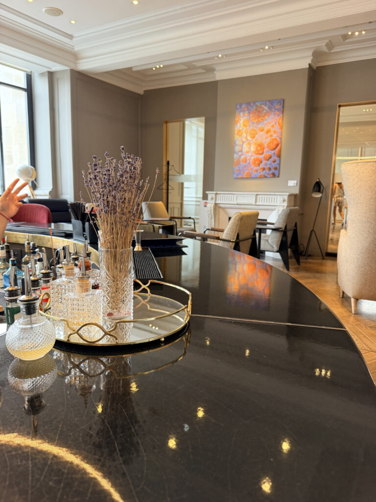 A bar is situated in the Eurostar Premier Lounge at Gare du Nord.