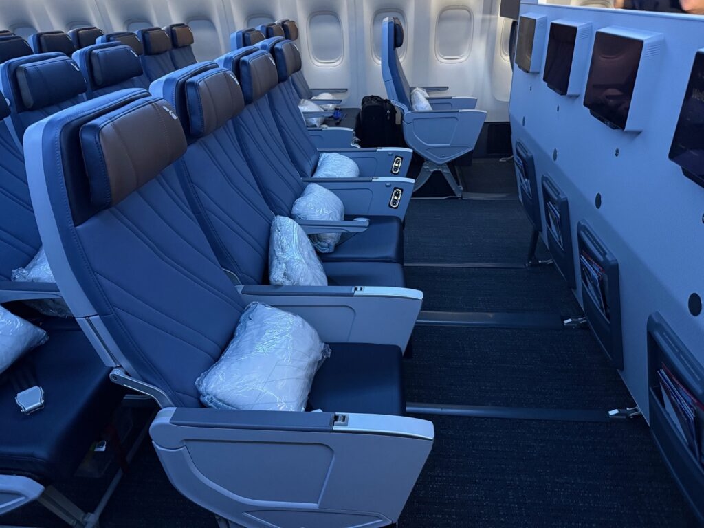 Flagship ecconomy class cabin.
