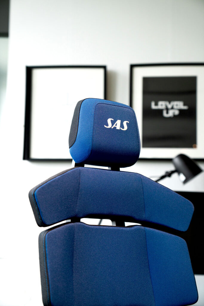 A close up of the SAS gaming chair from the front.