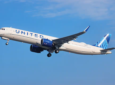 United Airlines A320 aircraft in flight.