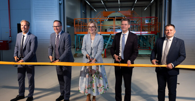 (from left to right) Nico Neumann, CEO Deutsche Aircraft, Dirk Panter, State Minister for Economic Affairs, Labour, Energy and Climate Protection of the Free State of Saxony, Marie-Christine von Hahn, Principal Managing Director, German Aerospace Industries Association (BDLI) and Christian Hirte, Parliamentary State Secretary to the Federal Minister of Transport at the official opening ceremony of Deutsche Aircraft’s Final Assembly Line (FAL) in Leipzig/Halle.