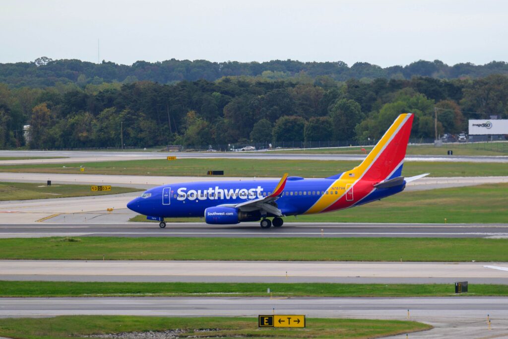 Southwest 737 on RWY 10 28 at BWI
