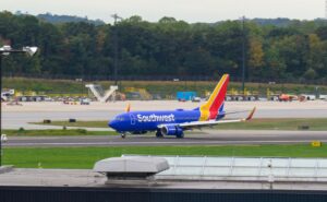 Southwest 737 on RWY 10 28 at BWI