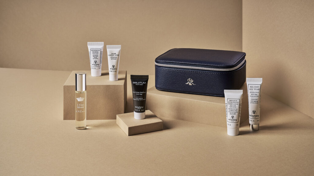 Singapore Airlines' Suites and First Class men’s SISLEY amenity kit.