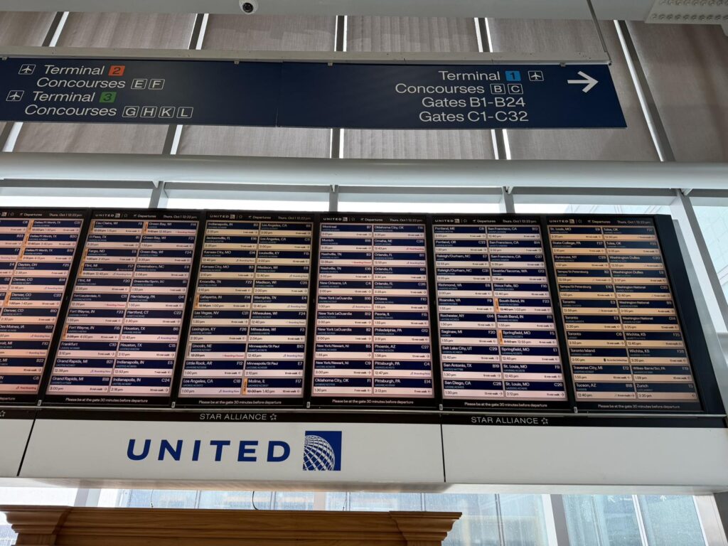 Large displace t O'Hare showing departure information for each flight